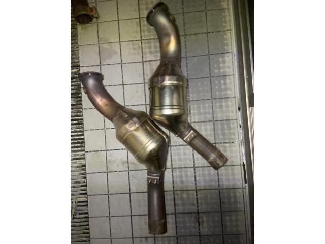 マセラティ　ギブリ　ダウンパイプ交換