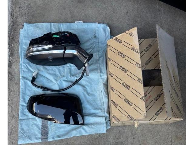 トヨタ アルファード ミラーカメラユニットカーテシーランプ不良 交換