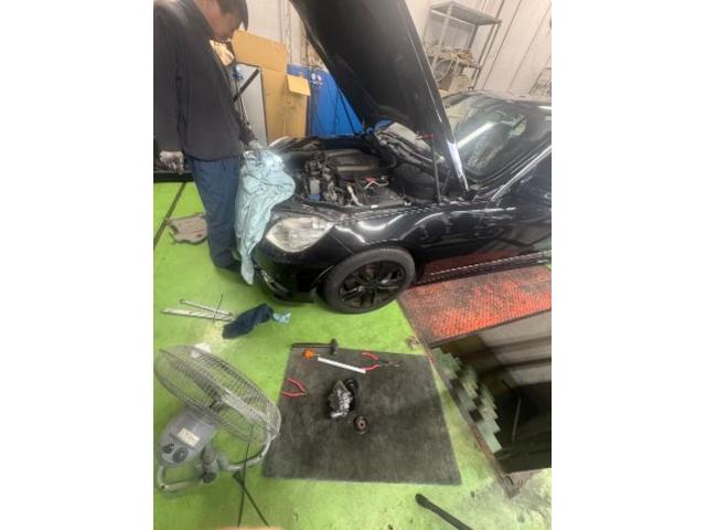 メルセデス・ベンツ　Ｅクラス　W212 パワーステアリング　作動不良　パワステポンプ　ベルト　フルード　交換　
