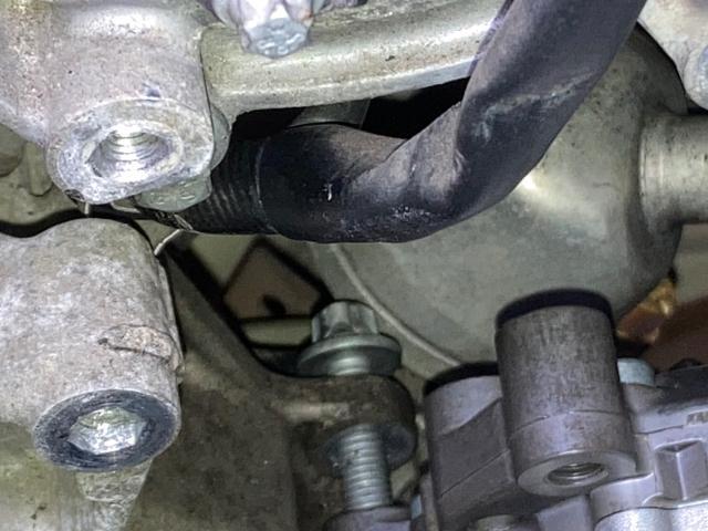 メルセデス・ベンツ　Ｅクラス　W212 パワーステアリング　作動不良　パワステポンプ　ベルト　フルード　交換　
