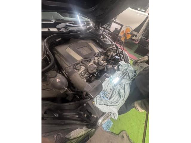 メルセデス・ベンツ　Ｅクラス　W212 パワーステアリング　作動不良　パワステポンプ　ベルト　フルード　交換　
