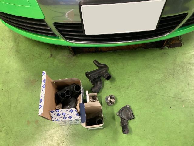 フォルクスワーゲン　ゴルフR32 クーラント漏れ修理　サーモスタットハウジング交換
