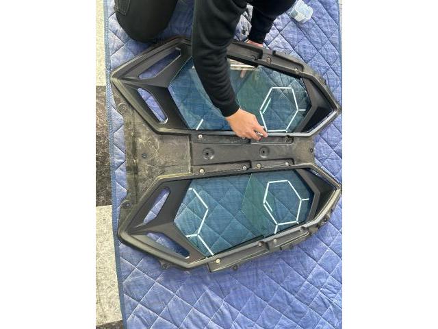 ランボルギーニ　アヴェンタドール　エンジンフード　カバーガラス　ラッピング
