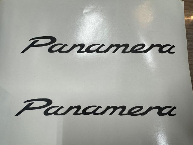 ポルシェ　パナメーラ　給油口　エンボスラッピング