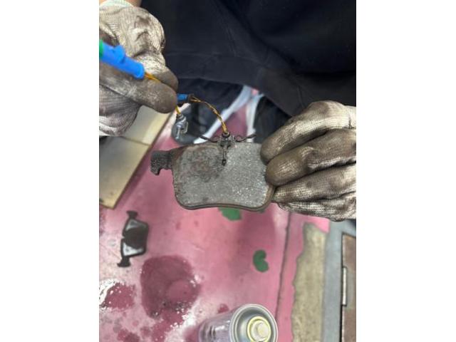 メルセデス・ベンツ　Ｃクラス　ブレーキパッド交換
