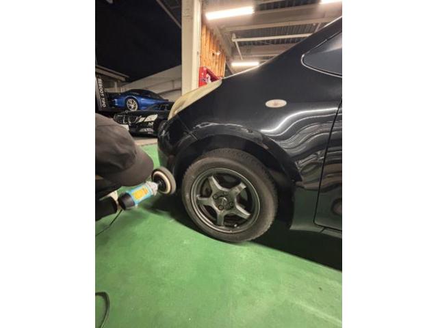 トヨタ　ヴィッツ　左フロント事故　擦り傷修理