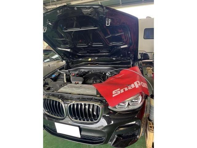 エンジンオイルの交換 BMW X4 3DA-VJ20　地域密着　整備工場　車検　修理　鈑金　塗装　事故修理 保険各種 パーツ持込取付　奈良　北葛城郡 広陵町 磯城郡 田原本町　大和高田市　橿原市　葛城市　香芝市　御所市