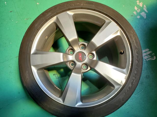 スバル　インプレッサ　中古ホイール持ち込み　タイヤ交換　２４５/４０Ｒ１８　和泉市　自動車工房ＰＲＯＵＤ