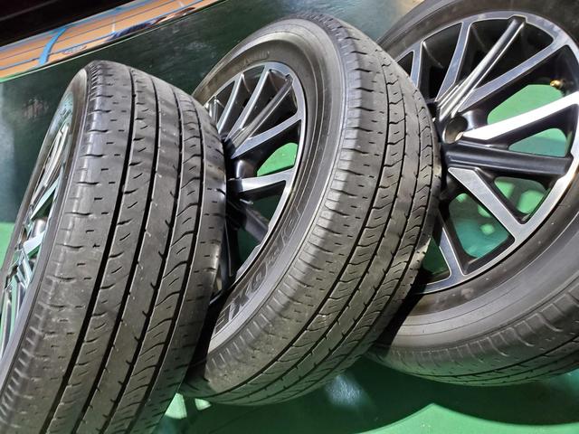 トヨタ　ＶＯＸＹ　タイヤ交換　２０５/６０Ｒ１６　和泉市　自動車工房ＰＲＯＵＤ