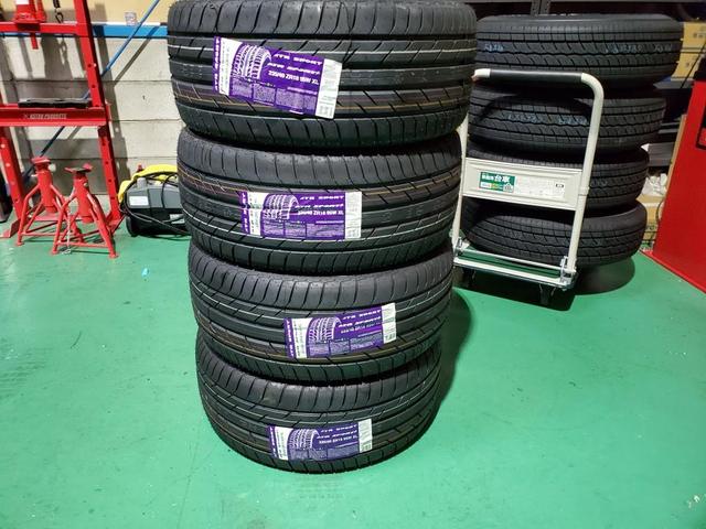 メルセデスベンツ　Ａクラス　タイヤ持ち込み交換　２３５/４０Ｒ１８　和泉市　自動車工房ＰＲＯＵＤ