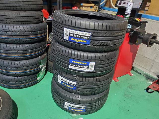 トヨタ　ヴェルファイア　タイヤ交換　２４５/４５R１９　和泉市　自動車工房PROUD