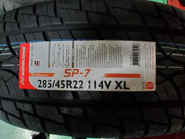 フォード　ＥＸＰＥＤＩＴＩＯＮ　タイヤ交換　２８５/４５Ｒ２２　和泉市　自動車工房ＰＲＯＵＤ