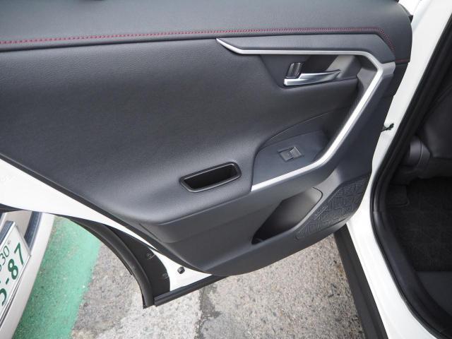 トヨタ　RAV4　持ち込みにてドアハンドルポケットの取り付けをさせていただきました。　持ち込みパーツ大歓迎　安い　代車無料　土日営業　滋賀　アットカーズ