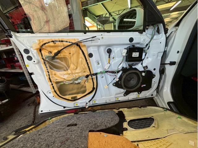 トヨタ　アリスト　サンルーフ交換　ドアミラー交換　ドアロックアクチュエーター交換　新品　持込み交換　滋賀県　アットカーズ　守山市　土日祝営業　代車無料　パーツ持込み取付