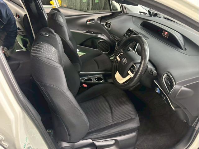 トヨタ プリウス シートカバー取付け 持込み 土日祝営業 代車無料 滋賀県 アットカーズ 守山市 内装品取付