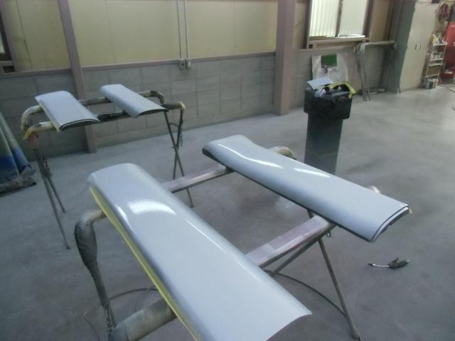 三菱　デリカＤ：５　ﾄﾞｱｶﾞｰﾆｯｼｭ６点塗装の御依頼いただきました！