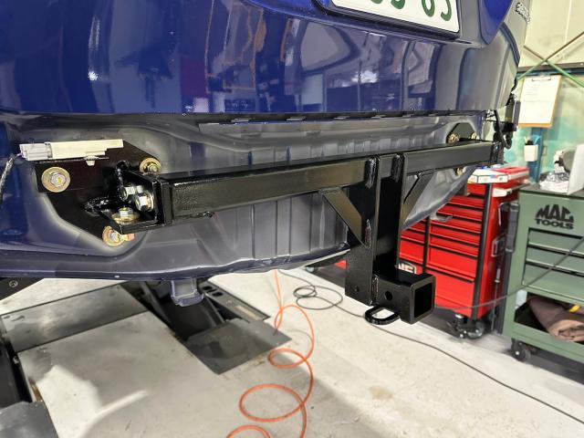 【滋賀県】SUBARU レガシィ ヒッチメンバー取付 電源取付 加工 メンテナンス カスタム アウトドア 修理 不具合【東近江市】