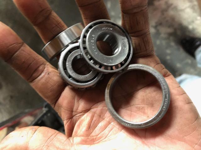 JB23ジムニー　キングピンベアリング交換作業