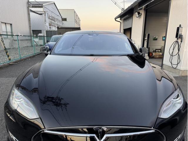 テスラ　モデルＳ　クリーニング・清掃　外装磨き