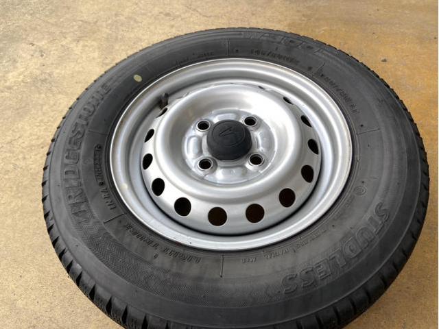 ダイハツ　ハイゼットカーゴ　スタッドレス入れ替え【京都、大阪事前予約で夜間も対応可能です】