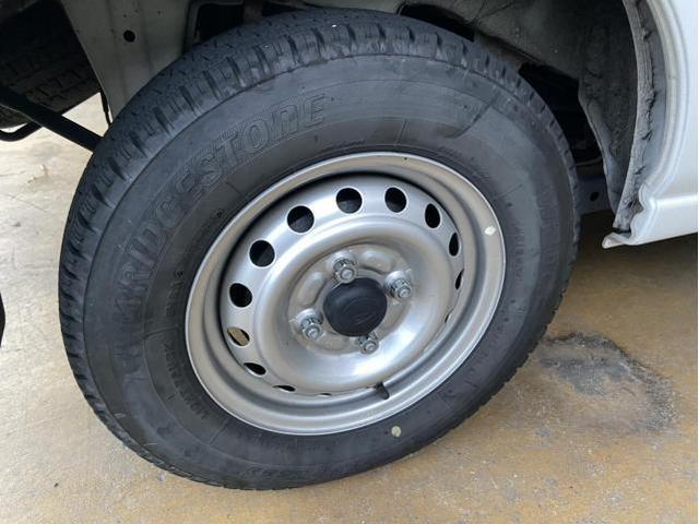 ダイハツ　ハイゼットカーゴ　スタッドレス入れ替え【京都、大阪事前予約で夜間も対応可能です】