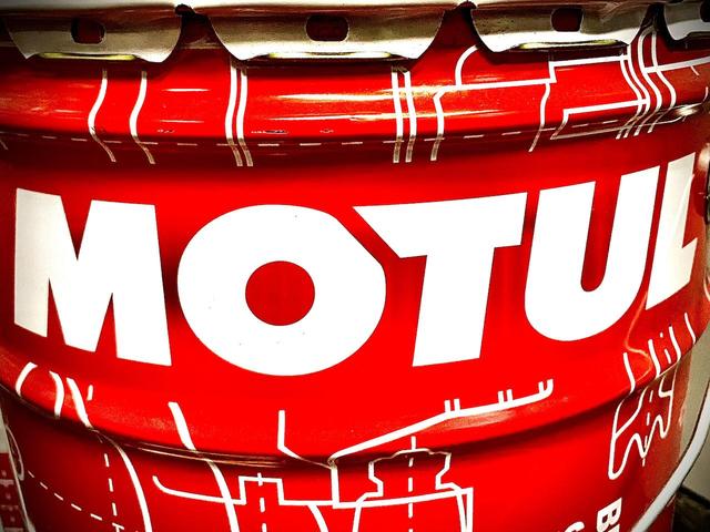 トヨタ プリウス エンジンオイル交換 ユーポス8号栗東店 定期メンテナンス 滋賀 ZVW30 OBDテスター 故障診断機