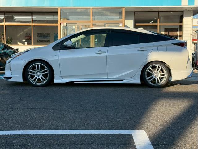 滋賀　ユーポス8号栗東店　トヨタプリウス(ZVW50)　販売車両