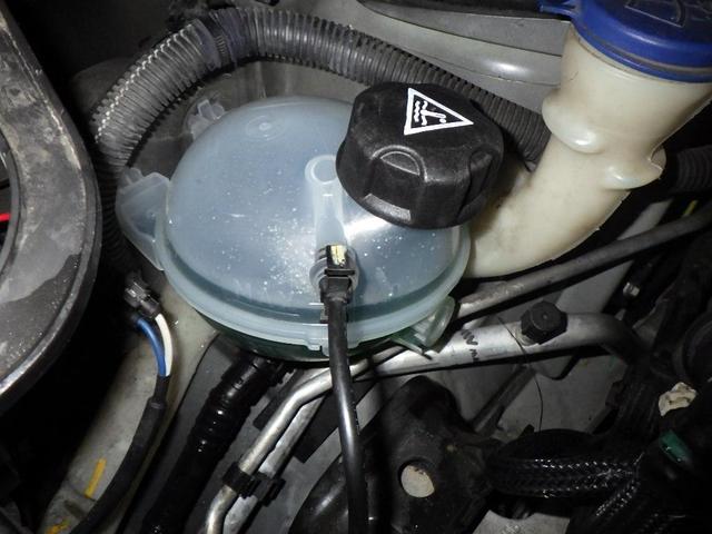 シトロエン　DS3　オイル漏れ修理　冷却水漏れ修理　車検整備