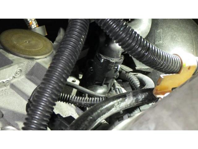 ベンツ　水漏れ修理　W221　DBA-221171　S550ロング　パーツ持ち込み取付・取替・修理・パーツ取寄せ
国産＆輸入車整備・修理・メンテナンス大歓迎！ご予約お待ちしております！
