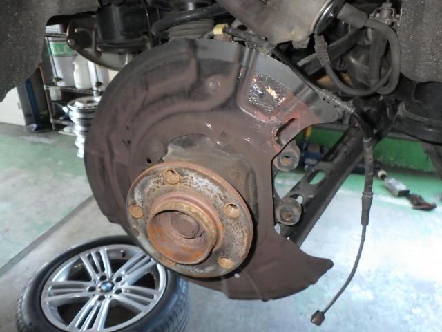 BMW X3　パーキングブレーキ故障修理　アクチュエーター取替え　LDA-WY20　パーツ持ち込み取付・取替・修理・パーツ取寄せ　国産＆輸入車整備・修理・メンテナンス大歓迎！ご予約お待ちしております！