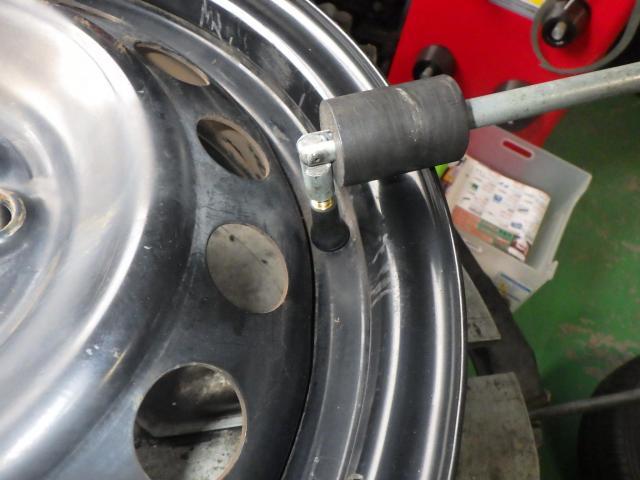 持ち込み　タイヤ組み換え＆バランス　155/65R14　パーツ持ち込み取付・取替・修理・パーツ取寄せ　輸入車・国産車・ハイブリッド車の整備・修理・メンテナンス大歓迎！ご予約お待ちしております！