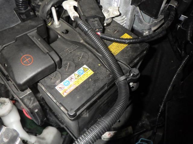 ヴェゼル　車検整備　バッテリー取替　DAA-RU4　パーツ持ち込み取付・取替・修理・パーツ取寄せ　輸入車・国産車・ハイブリッド車の整備・修理・メンテナンス大歓迎！ご予約お待ちしております！