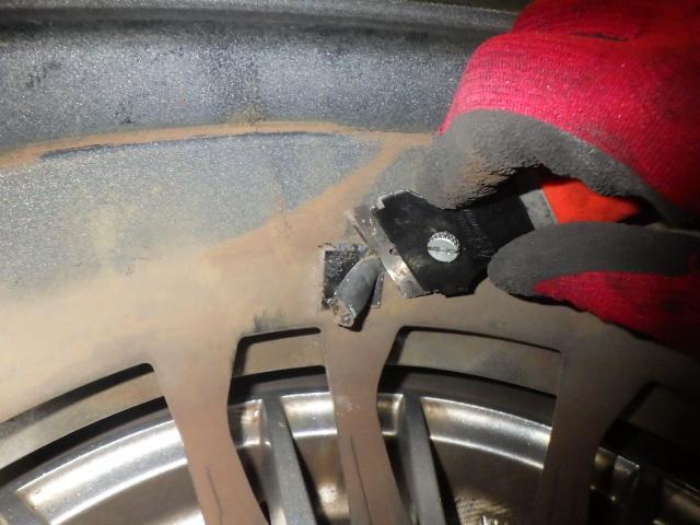 持ち込み　タイヤ組み換え＆バランス　パーツ持ち込み取付・取替・修理・パーツ取寄せ販売　輸入車・国産車・ハイブリッド車の整備・修理・メンテナンス大歓迎！ご予約お待ちしております！