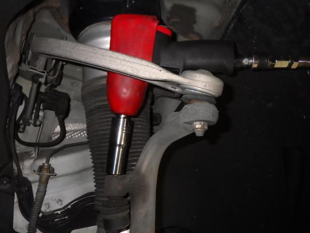 ベンツ　S550　W221　足回り異音修理　DBA-221171　パーツ持ち込み取付・取替・修理・パーツ取寄せ販売　輸入車・国産車・ハイブリッド車の整備・修理・メンテナンス大歓迎！ご予約お待ちしております！