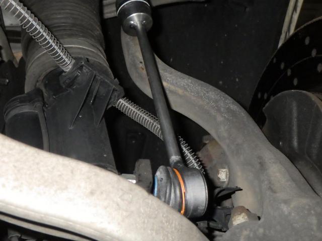 ベンツ　S550　W221　足回り異音修理　DBA-221171　パーツ持ち込み取付・取替・修理・パーツ取寄せ販売　輸入車・国産車・ハイブリッド車の整備・修理・メンテナンス大歓迎！ご予約お待ちしております！