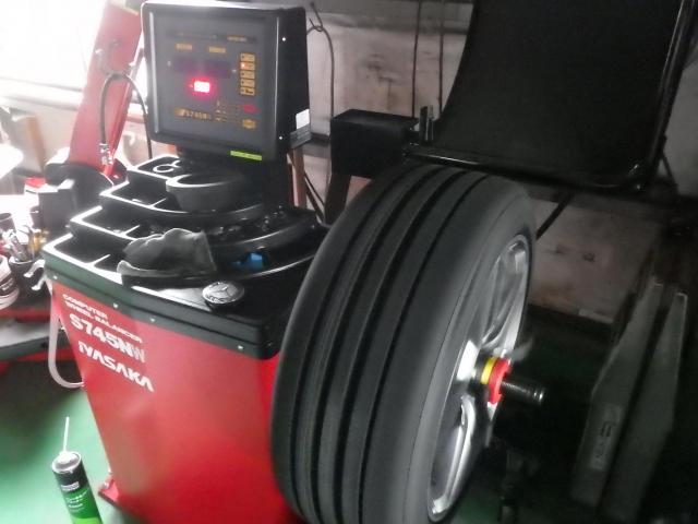 メルセデスベンツ　S550ロング　タイヤ組み替え＆バランス　DBA-222182C　パーツ持ち込み取付・取替・修理・パーツ取寄せ販売　輸入車・国産車・ハイブリッド車の整備・修理・メンテナンス大歓迎！ご予約お待ちしております！