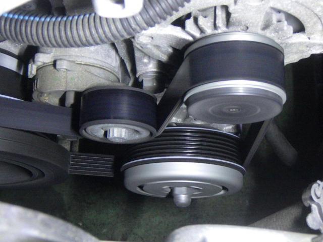 プジョー　３０８　エアコン　コンプレッサー取替え　輸入車の整備・修理・車検・メンテナンス・パーツ持込み取付け（持込み割増なし）大歓迎！輸入車の事なら雅自動車工業へ！