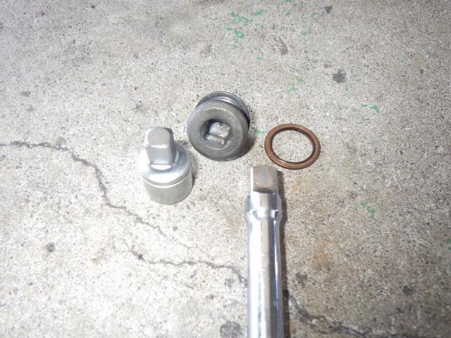 シトロエン　ＤＳ３　ターボソレノイドバルブ・インテークソレノイドバルブ取替え　ギアオイル取替え　クーラーガス補充　輸入車の整備・修理・車検・メンテナンス・パーツ持込み取付け（持込み割増なし）大歓迎！輸入車の事なら雅自動車工業へ！