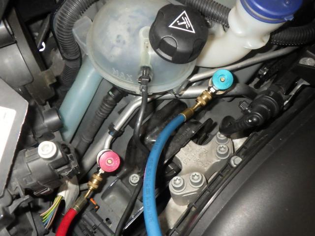 シトロエン　ＤＳ３　ターボソレノイドバルブ・インテークソレノイドバルブ取替え　ギアオイル取替え　クーラーガス補充　輸入車の整備・修理・車検・メンテナンス・パーツ持込み取付け（持込み割増なし）大歓迎！輸入車の事なら雅自動車工業へ！