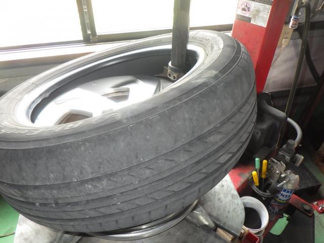 ホンダ　グレイス　持ち込み　タイヤ組み替え＆バランス　バッテリー取替え　パーツ持込み取付け（持込み割増なし）・パーツ販売　輸入車・国産車・ハイブリッド車の整備・修理・車検・メンテナンス大歓迎！ご予約お待ちしております！