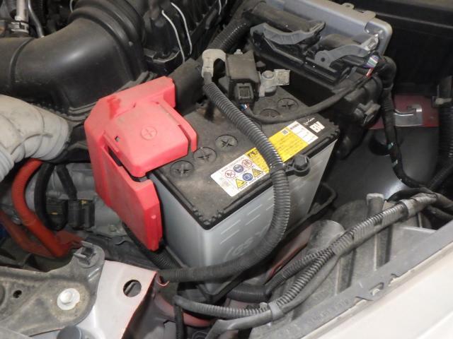 ホンダ　グレイス　持ち込み　タイヤ組み替え＆バランス　バッテリー取替え　パーツ持込み取付け（持込み割増なし）・パーツ販売　輸入車・国産車・ハイブリッド車の整備・修理・車検・メンテナンス大歓迎！ご予約お待ちしております！