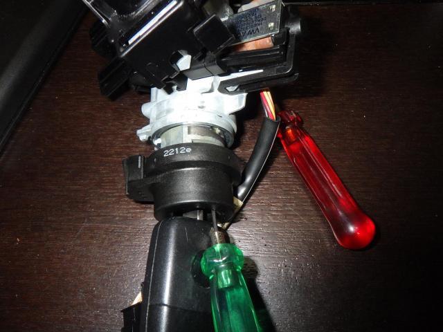 フォルクスワーゲン　ザ・ビートル　ステアリングロックシリンダ取替え　スピードセンサー取替え　輸入車の整備・修理・車検・メンテナンス・パーツ持込み取付け（持込み割増なし）大歓迎！輸入車の事なら雅自動車工業へ！