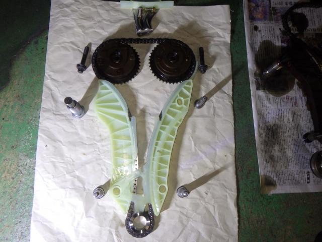 ミニクーパーワン　エンジンオイル漏れ修理　タイミングチェーン取替え　VANOS学習　バルブトロニック学習　輸入車の整備・修理・車検・メンテナンス・パーツ持込み取付け（持込み割増なし）大歓迎！輸入車の事なら雅自動車工業へ！