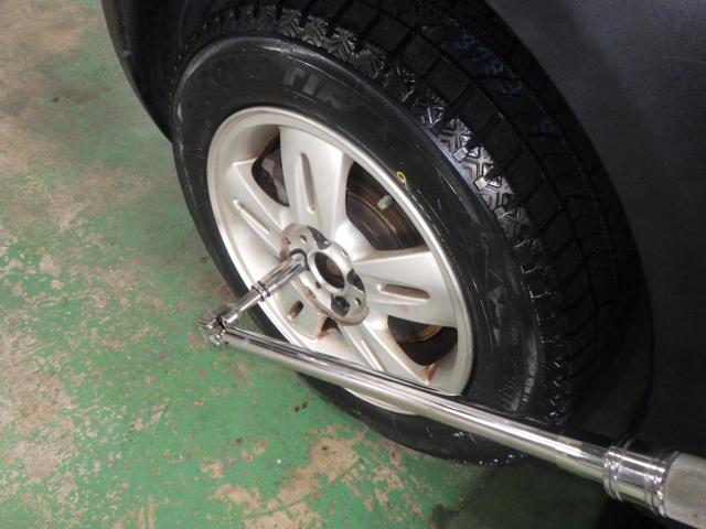 ミニクーパーワン　タイヤ組み替え＆バランス　輸入車の整備・修理・車検・メンテナンス・パーツ持込み取付け（持込み割増なし）大歓迎！輸入車の事なら雅自動車工業へ！