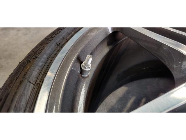 911ターボ 空気圧センサー(TPMS)交換(RDKムコウ)