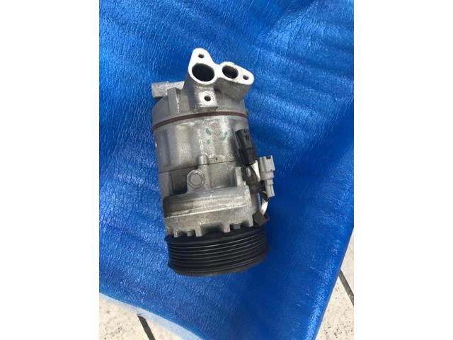 キャプチャー エアコンコンプレッサー交換