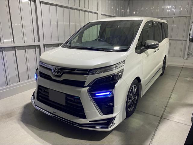 和歌山市　岩出市　紀の川市　トヨタ　ヴォクシー ZS　煌3 新車カスタム　モデリスタ　アルパイン　ダウンサス取り付け　ワールドオブスター