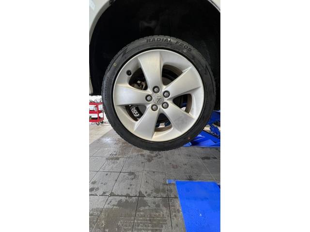 トヨタ　プリウス　タイヤ交換　持ち込みパーツ　ラジアルタイヤ　RADIAL　F205　和歌山県　和歌山市　海南市　岩出市　コバック和歌山湊店　軽ワールド　車検　一般整備