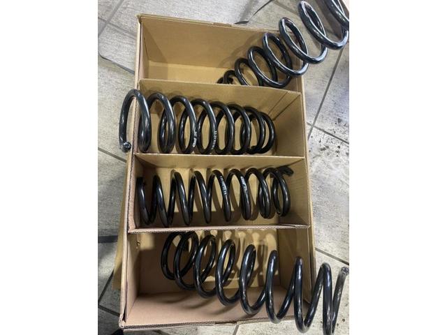 ＢＭＷ　３シリーズ　サスペンション・足回り修理・整備
車検のコバック和歌山湊店　和歌山市　海南市　紀の川市　岩出市　泉南市　阪南市 