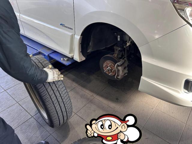 日産　セレナ　スタッドレスタイヤへ履き替え